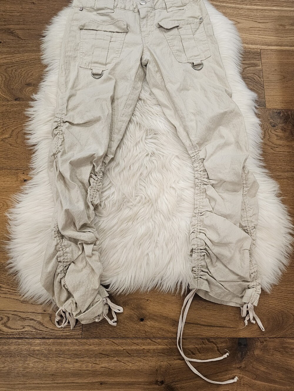 Vintage Low Rise Beige Cargo Jogger Pants With Ruched Hem - Picture 3 of 8